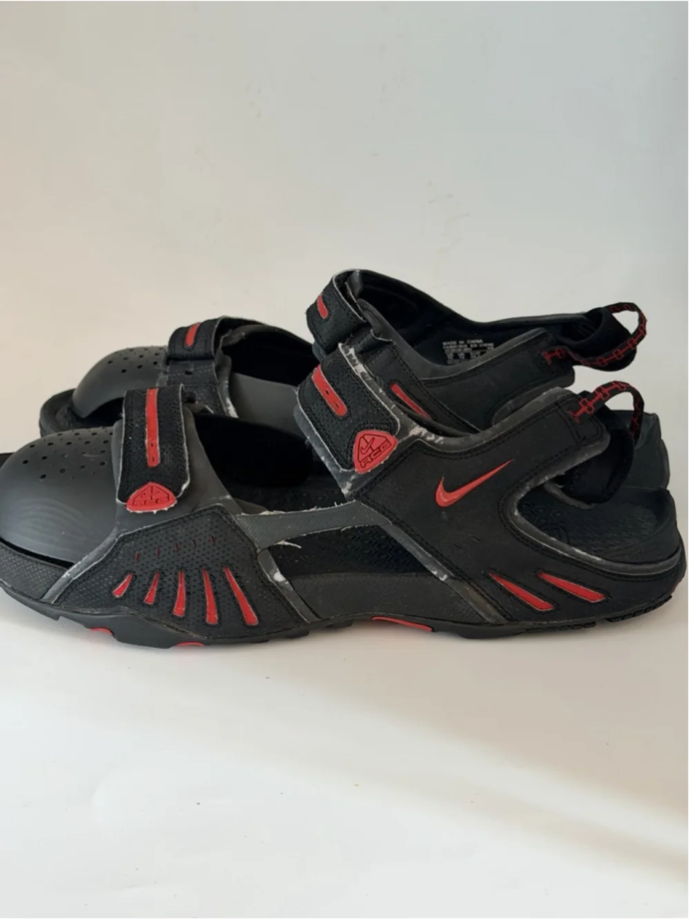 Nike ACG Air Vtg Strap Men’s Sandals Outdoor Black Red Fog Size 15